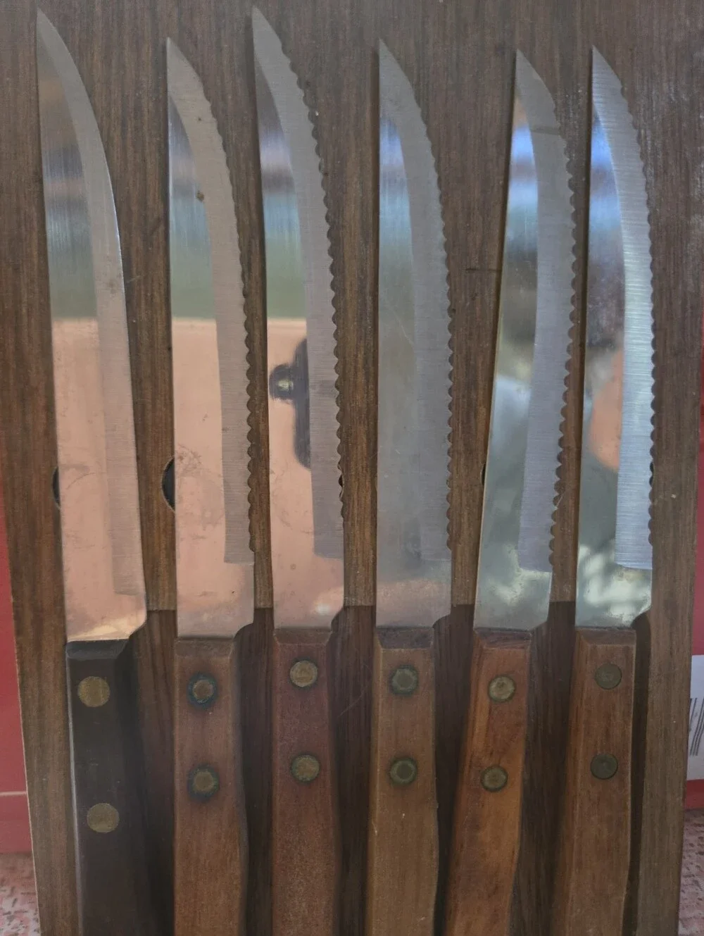 Retro 70s Stainless Steel Serrated Steak Knives Set of 6 W/ Magnetic Block